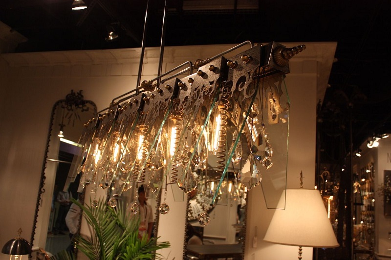 Know About the Warm Lights and Modern Chandeliers